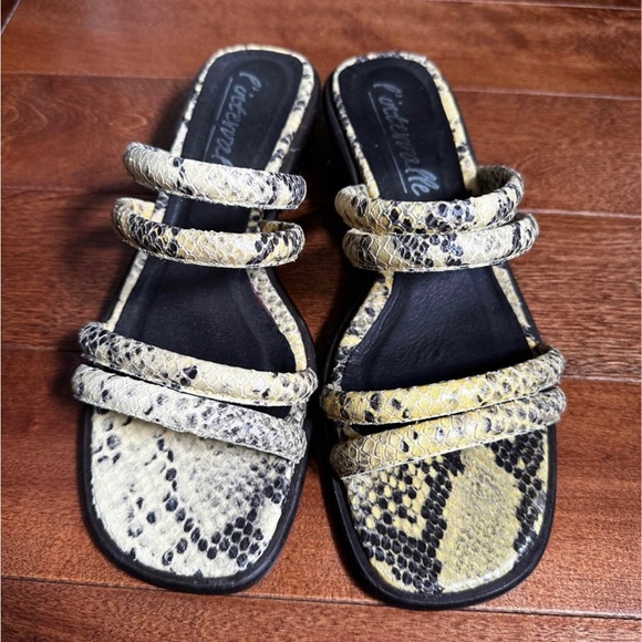 L’intervalle snake skin print sandals 37 - Picture 2 of 4
